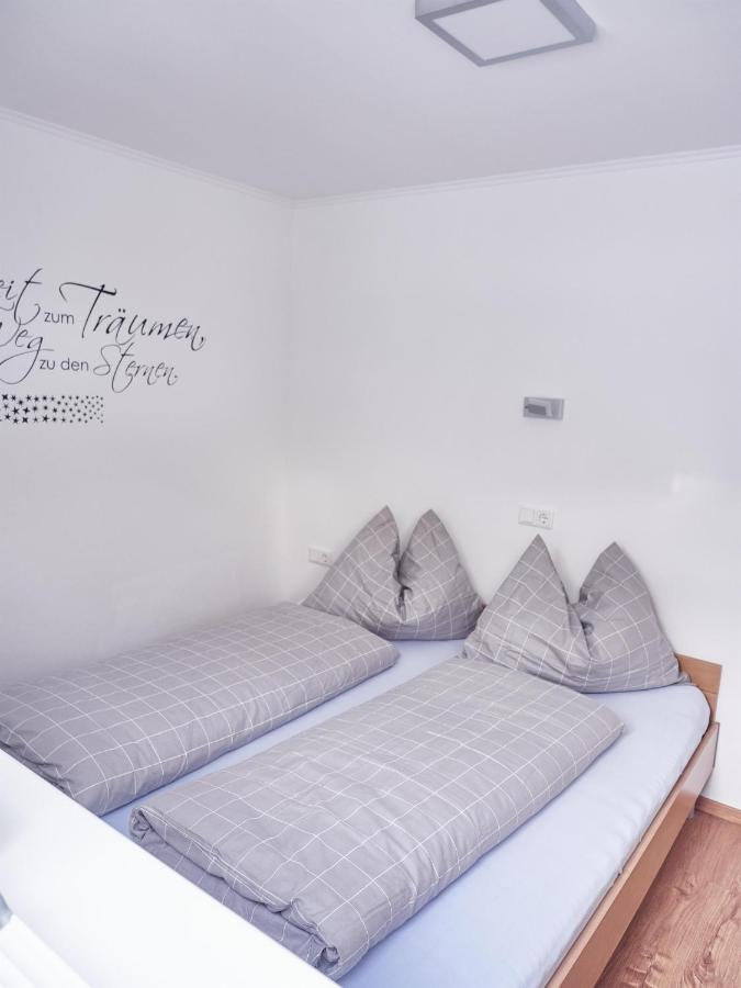 Ferienwohnung Zur Lustigen Gabi Thiersee Szoba fotó