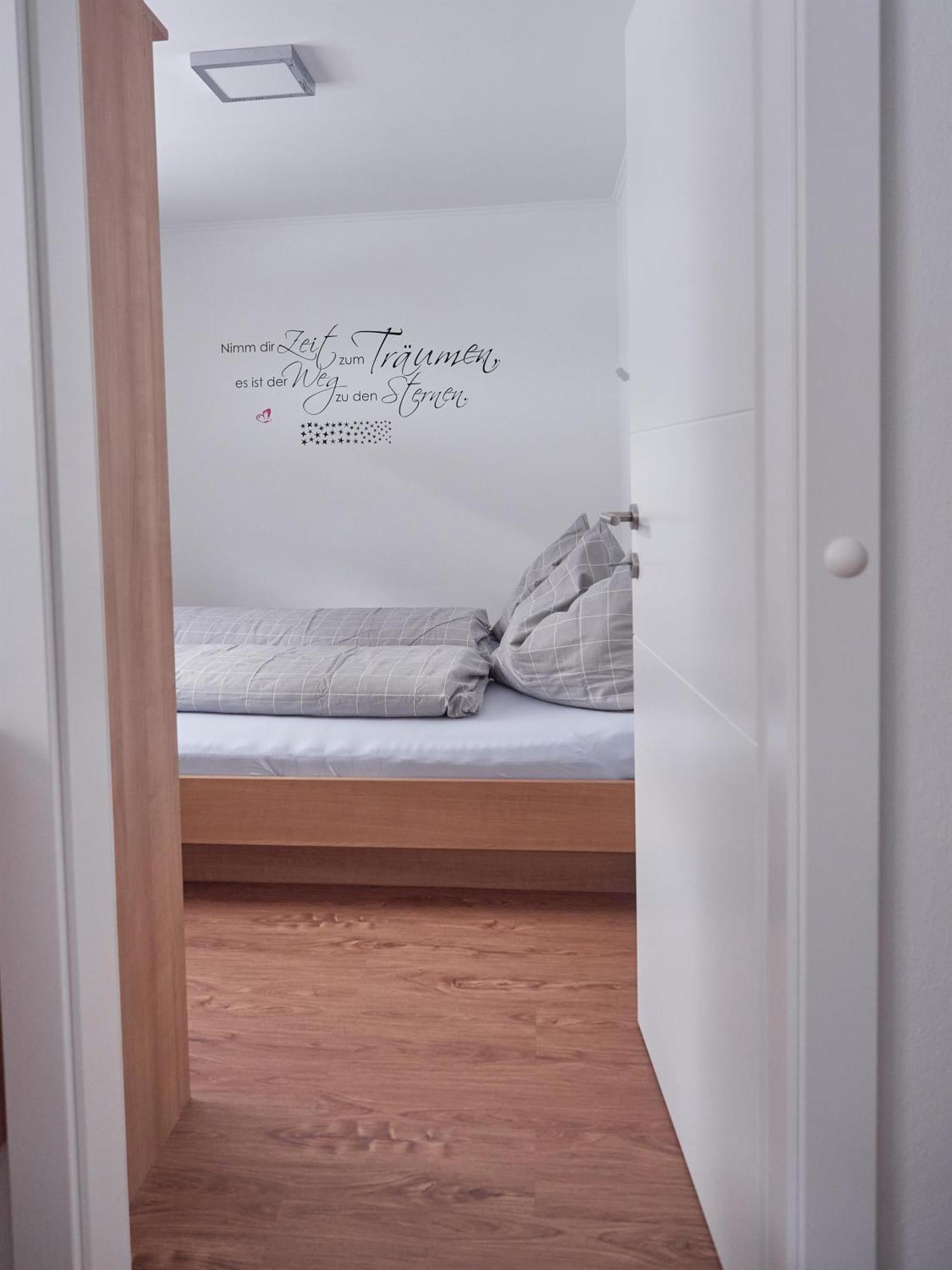 Ferienwohnung Zur Lustigen Gabi Thiersee Szoba fotó